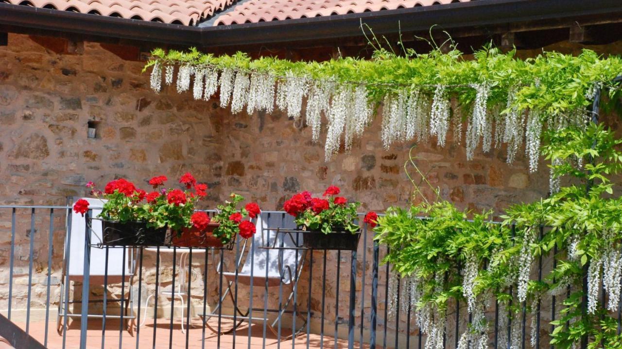 Agriturismo Podere Conti Filattiera Exterior foto